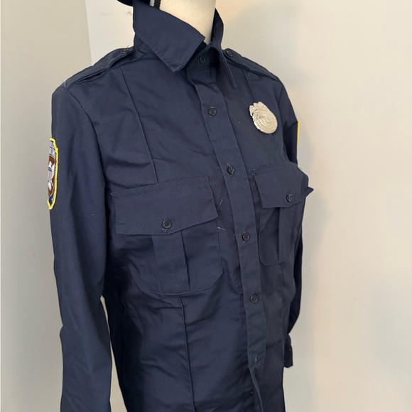 Unisex Police Officer costume. Size M. Matching pants. Never worn. - Picture 5 of 6